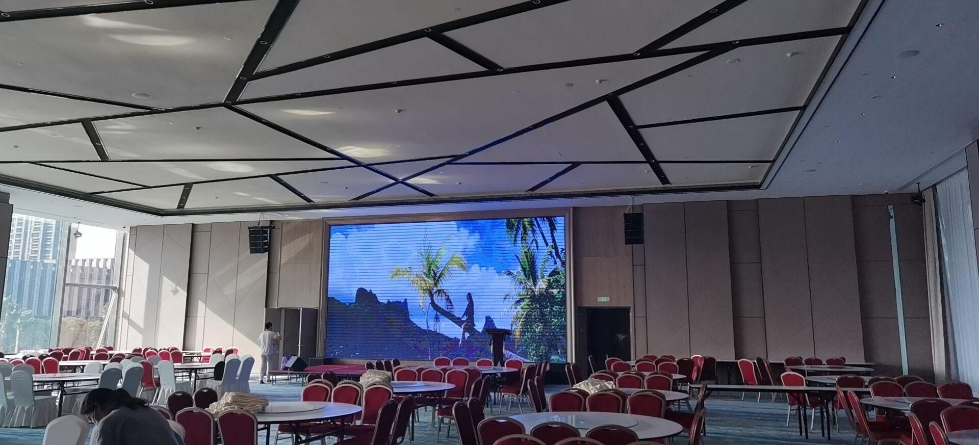 兴化长九国际大酒店2F宴会厅大屏.jpg